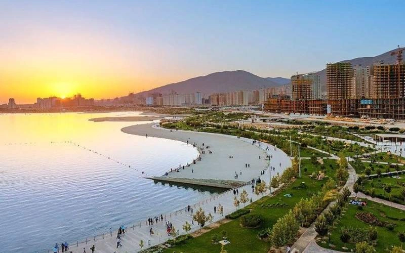 دریاچه چیتگر: راهنمای جامع تفریحات و امکانات + تصاویر دیدنی دریاچه چیتگر: راهنمای جامع تفریحات و امکانات + تصاویر دیدنی