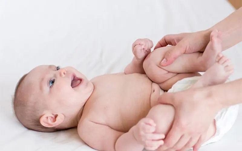 دل درد نوزاد: علت، علائم و درمان‌های خانگی موثر