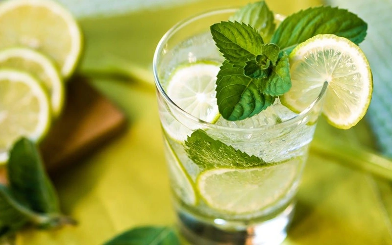 خواص بینظیر سکنجبین: از رفع عطش تا بهبود عملکرد کبد خواص بینظیر سکنجبین: از رفع عطش تا بهبود عملکرد کبد