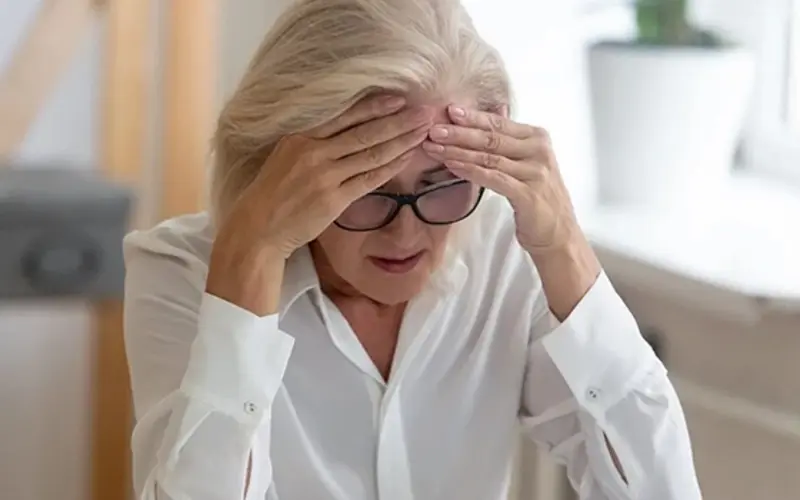 یائسگی: راهنمای کامل علائم، درمان‌ها، و مدیریت زندگی در دوران پس از قاعدگی