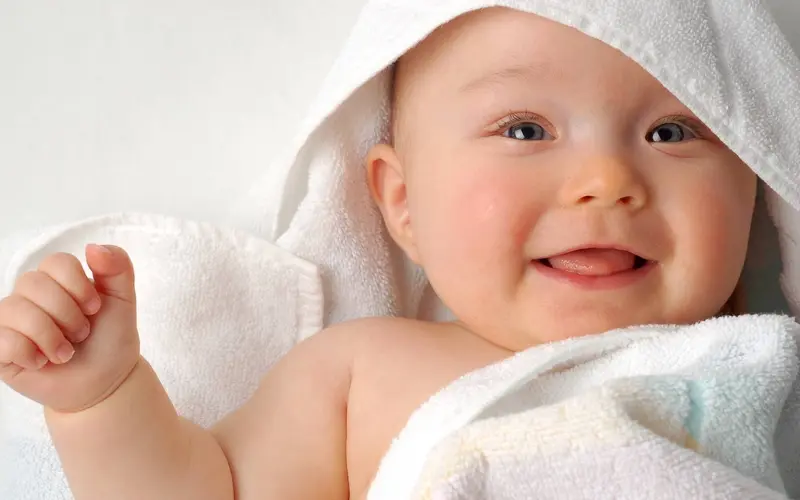 دوران شیرخوارگی نوزاد: راهنمای کامل تغذیه، رشد، مراقبت و چالشهای والدین دوران شیرخوارگی نوزاد: راهنمای کامل تغذیه، رشد، مراقبت و چالشهای والدین