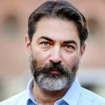 بیوگرافی کامل پارسا پیروزفر: از تولد تا شهرت در سینما و تئاتر