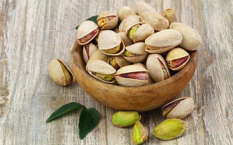 خواص پسته؛ ۱۷ مزیت شگفت‌انگیز پسته برای سلامتی، لاغری و تقویت قلب