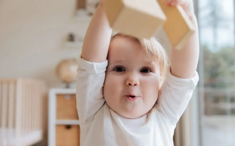 تقویت حافظه نوزاد؛ ۸ راهکار طلایی برای رشد هوش و یادگیری نوزادان