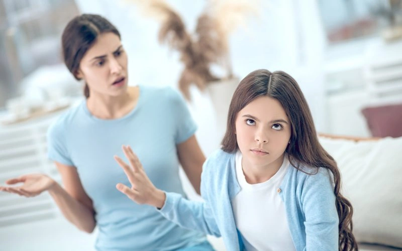 با کودک لجباز چگونه رفتار کنیم؟ (تکنیک‌های روانشناسی طلایی)